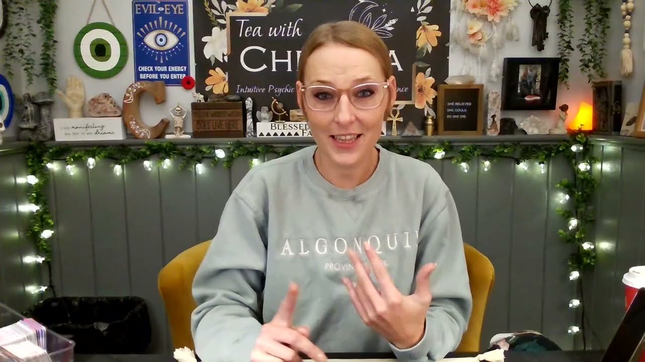 Ты получишь свой дом! Там строитель потеет, потому что вот-вот упадёт в буквальном смысле!