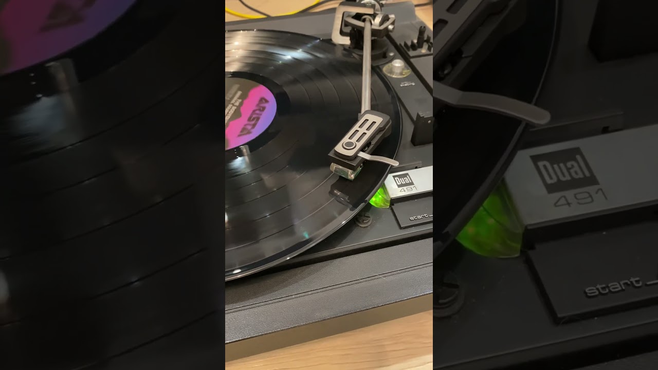Dual 491 playing Whitney Houston #vinyl #turntable #whitneyhouston #lp #audiophile #dual491 #music