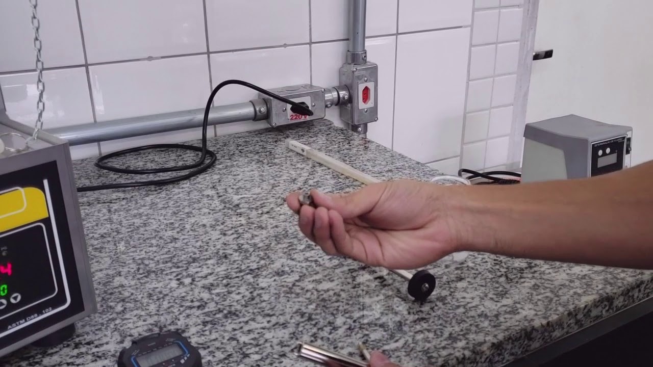 análise com viscosimetro saybolt universal