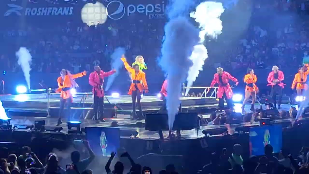 Muevelo. Fey 90s Pop Tour 20 Arenas CDMX