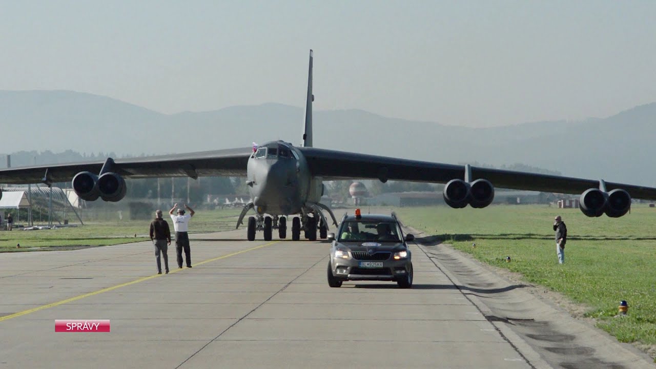 Legendárny bombardér pristál na Sliači