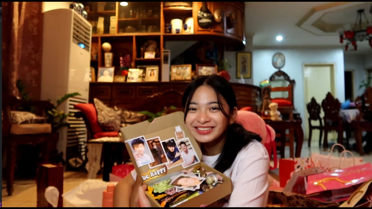 Unboxing my 18th Birthday Gifts || VLADIA DISUANCO