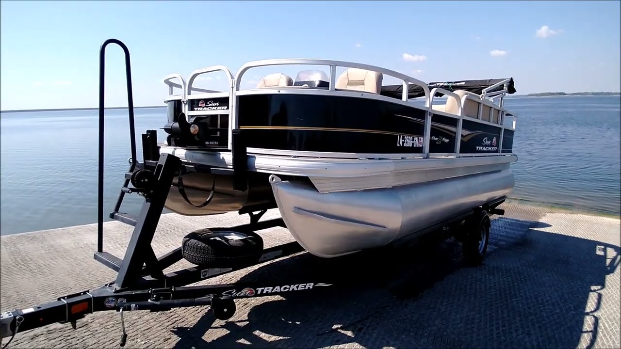 2022 SUNTRACKER 18FT BASS BUGGY WITH A 75HP MERCURY 4 STROKE