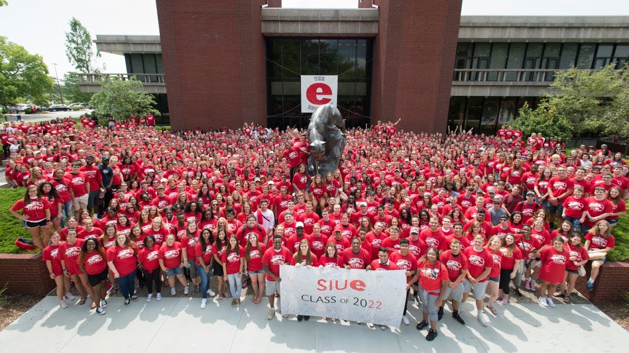 SIUE Welcomes Class of 2022 with Academic Convocation and Celebratory Parade