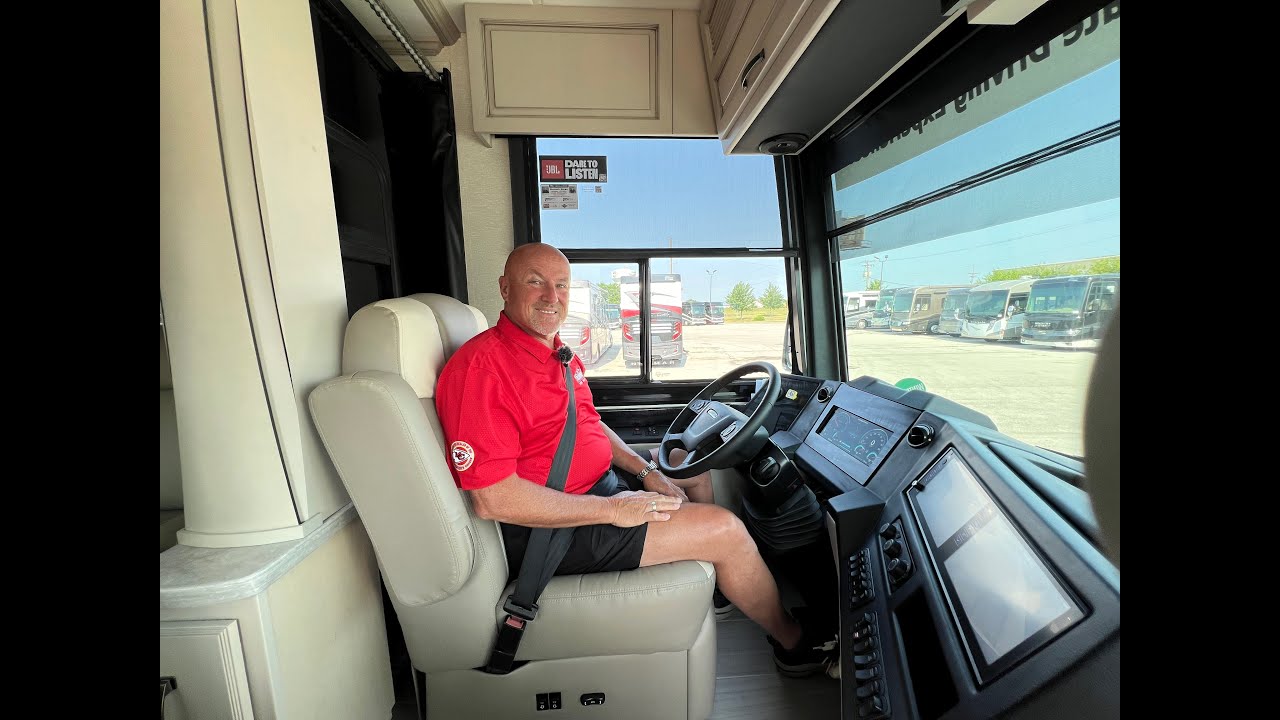 Test Drive a 2024 Newmar Dutch Star 4369 (17N232073)
