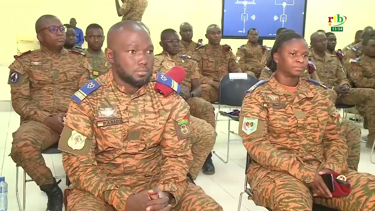 Fin de stage de perfectionnement : des officiers subalternes d’Infanterie  ont reçu leur parchemin
