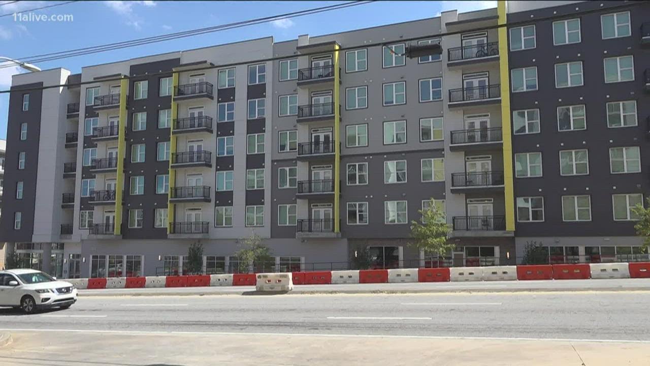 Students concerned about mold, other issues at off campus student housing in Midtown