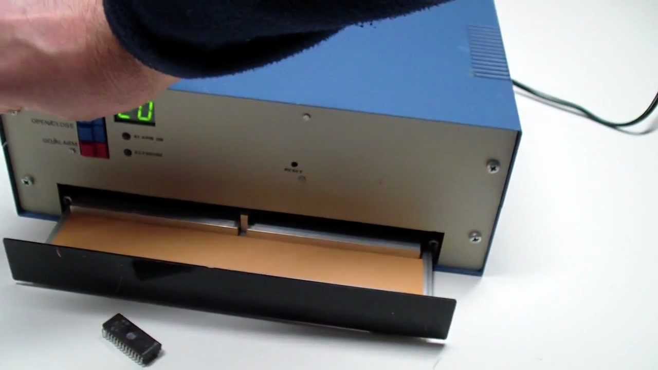 Home made UV EPROM eraser - Old time fashion
