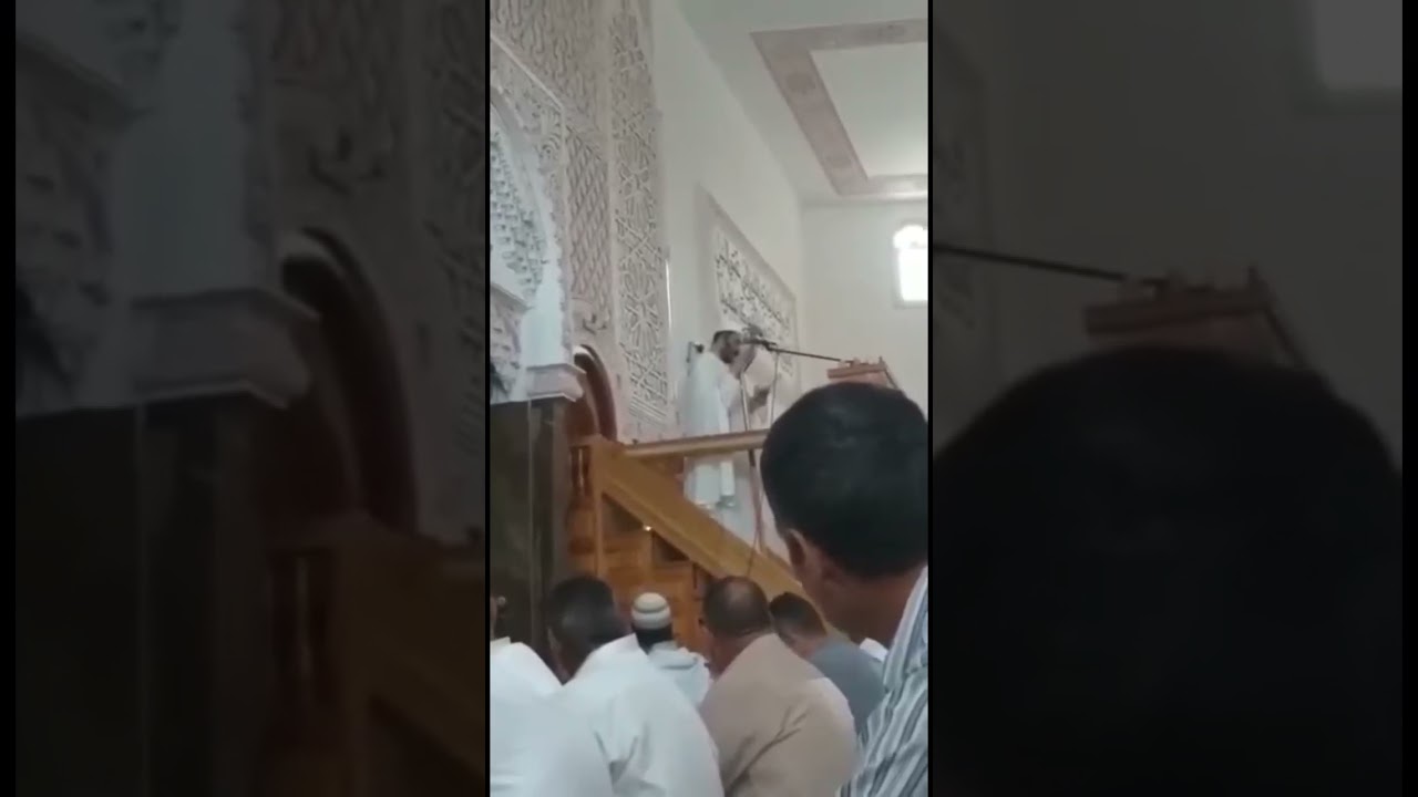 W #Maroku Imam meczetu zginął na miejscu podczas wygłaszania chutby o Mahomecie. Subhanallah, #yt