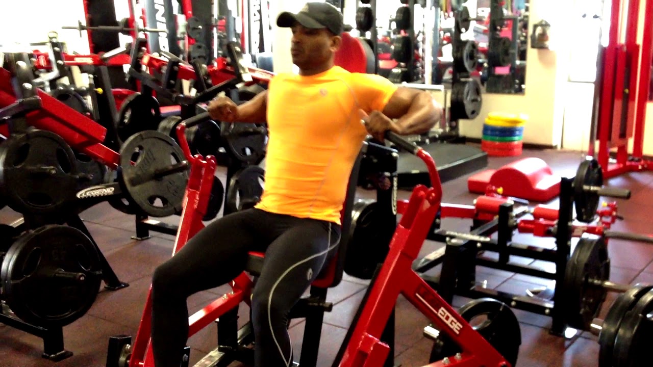 LeverEDGE Vertical Wide Chest Press Demo