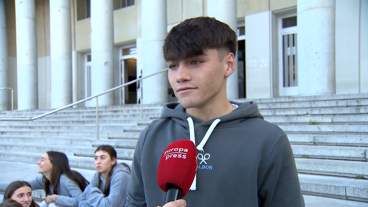 Estudiantes se enfrentan a la EvAU con 