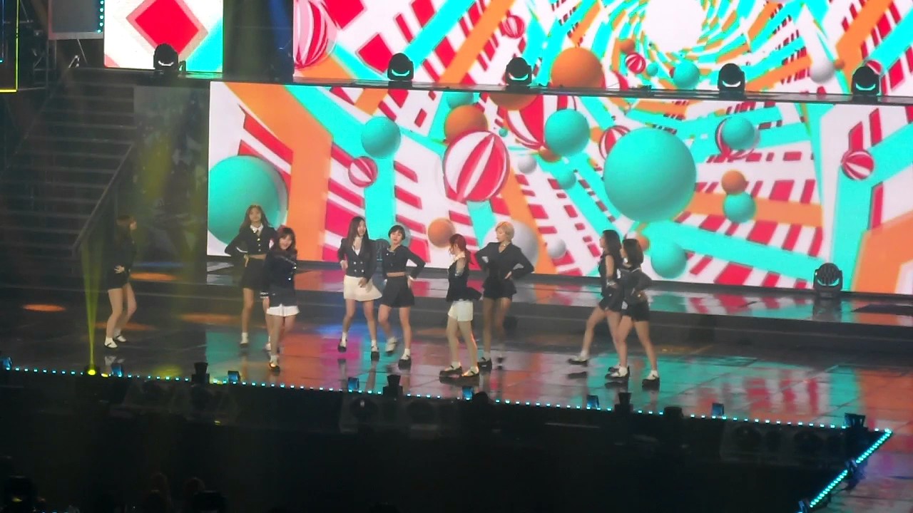 2017 GAON TWICE - TT （170222）