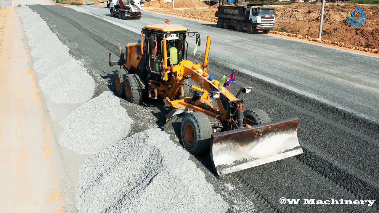 Best Mixing Action Liugong Grader Spreading Gravel Making New Roads Operation Techniques Grading