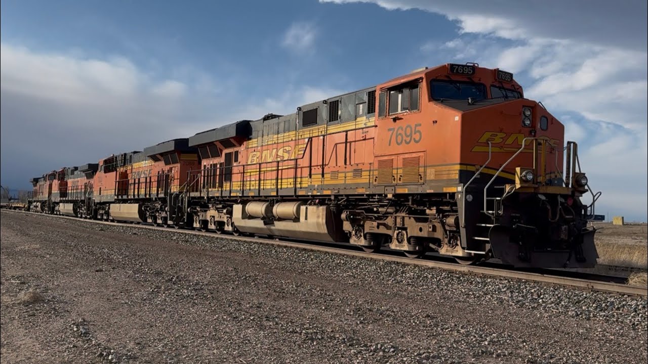 BNSF #7695 Lead’s The S-SEAOMA Through Broomfield, CO With H1 Unit 3/14/2026.