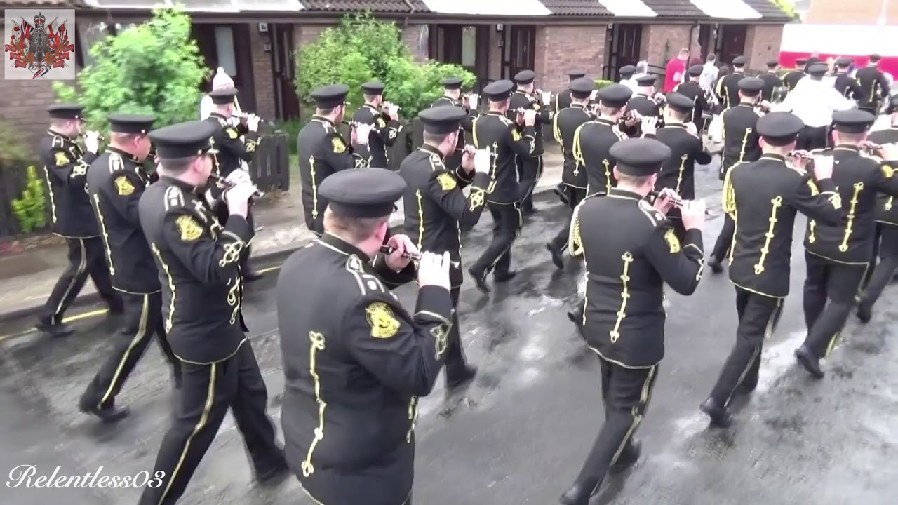 Kilcluney Volunteers (Full Clip) @ English 12th Parade - 11/07/15