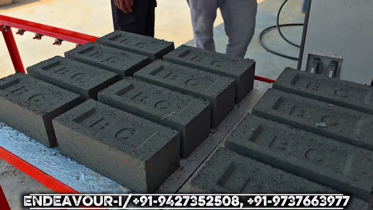 Automatic Fly Ash Bricks Making Machine in Gujarat / Automatic Cement Bricks Making Machine 