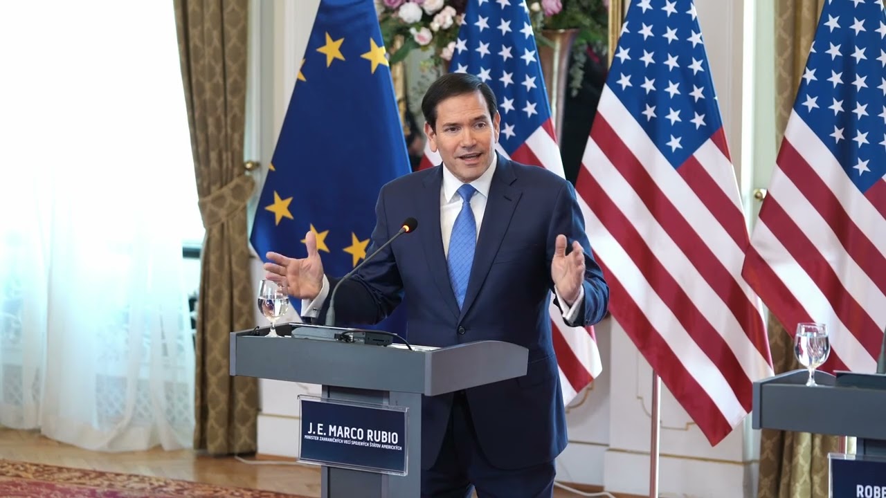 TK predsedu vlády SR R. Fica a ministra zahraničných vecí USA M. Rubia po spoločnom rokovaní.