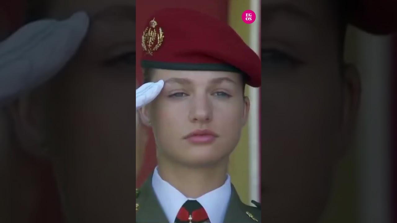 El gesto c&oacute;mplice del Rey Felipe VI a la princesa Leonor mientras sonaba el himno de Espa&ntilde;a