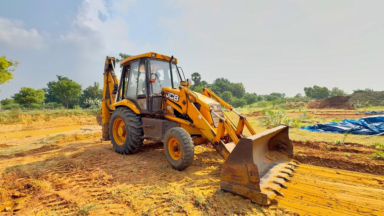 Powerful jcb backhoe Loader Loading Heavy Soil on Site | Full Mud Lifting and Field Work Action …🤯