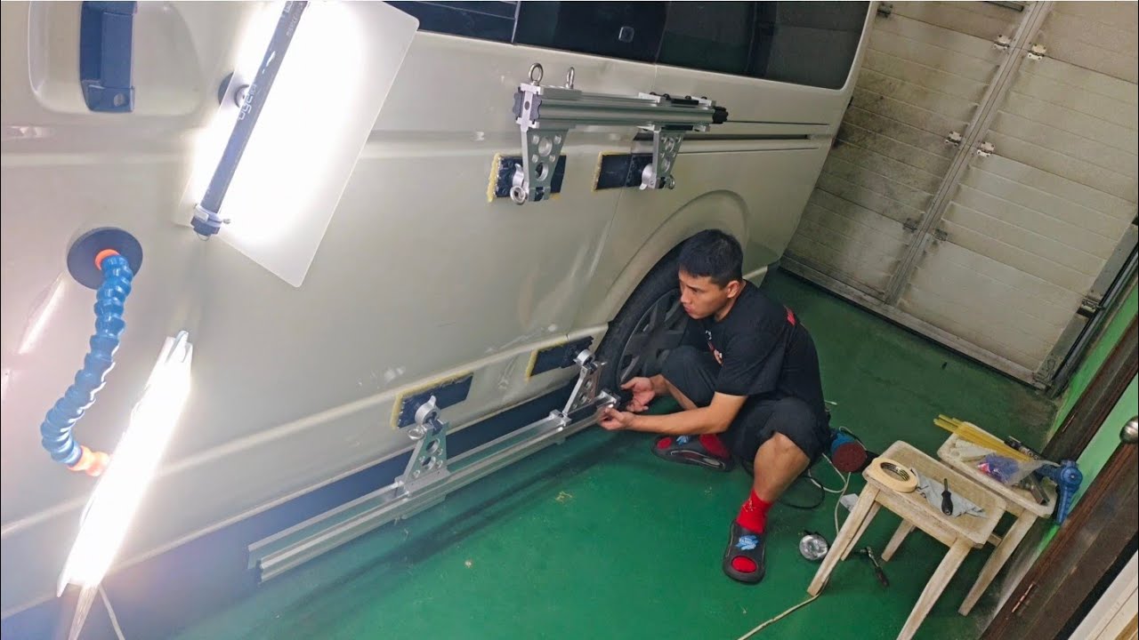 Ремонт большой площади Toyota Hiace без покраски (PDR)