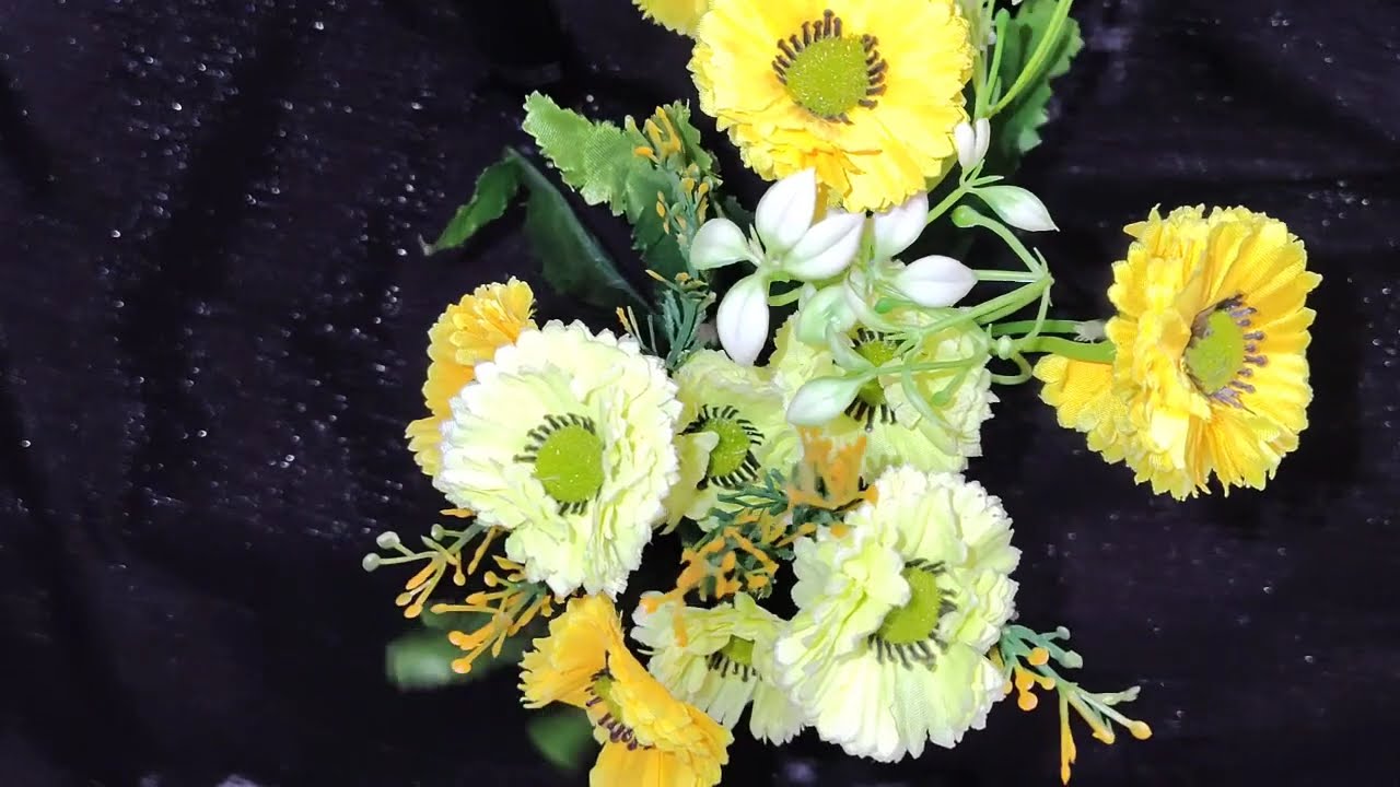 প্লাস্টিকের ফুল দিয়ে ঘরের ছোট জায়গাকে সুন্দর করে সাজানোর উপায়  32