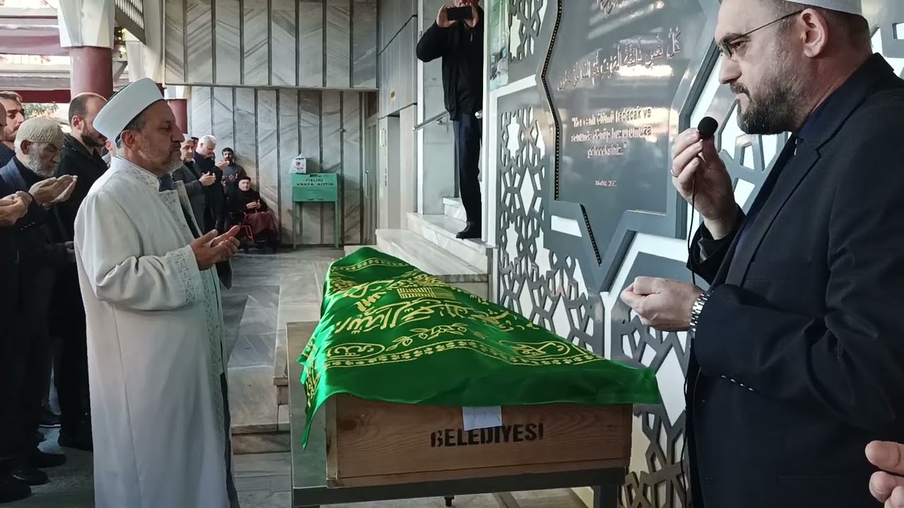 Seyfullah Kalkavan Hoca, Rize'de dualarla toprağa verildi