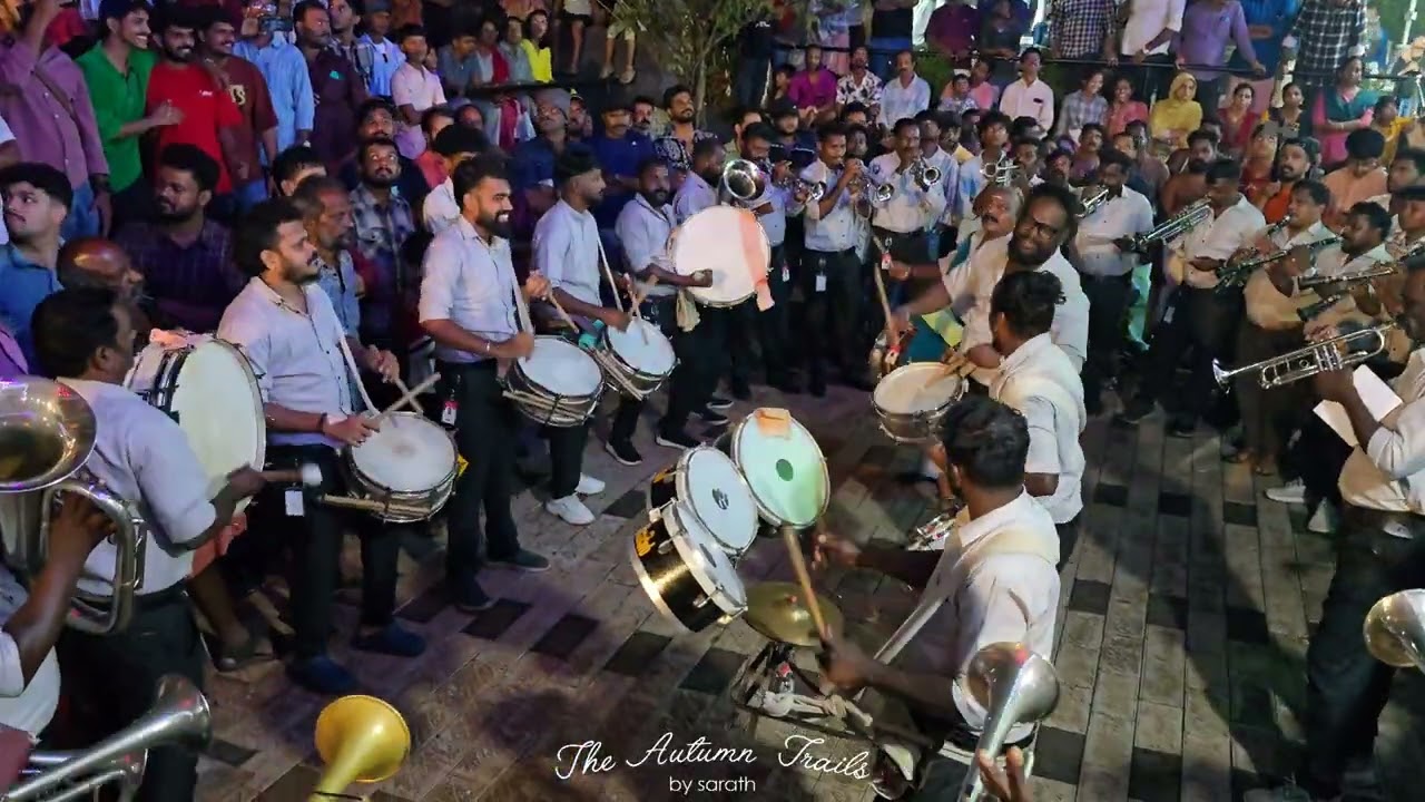 മേനെ പ്യാർ കിയാ- CID Moosa-Cochin Kalabhavan @ Kallumpuram #cidmoosa #bandset #dileep #perunnalvibes