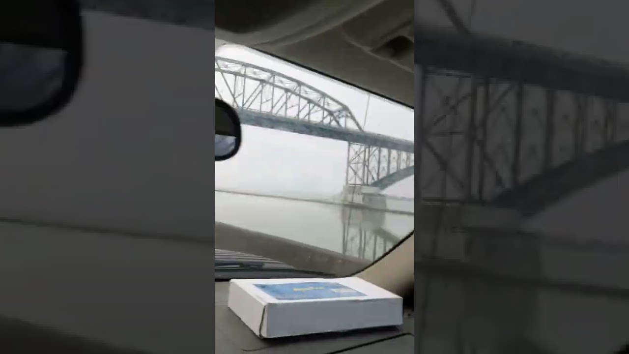 The Bridge between #Buffalo New York (America) and Fort Erie ( #canada )  #peacebridge