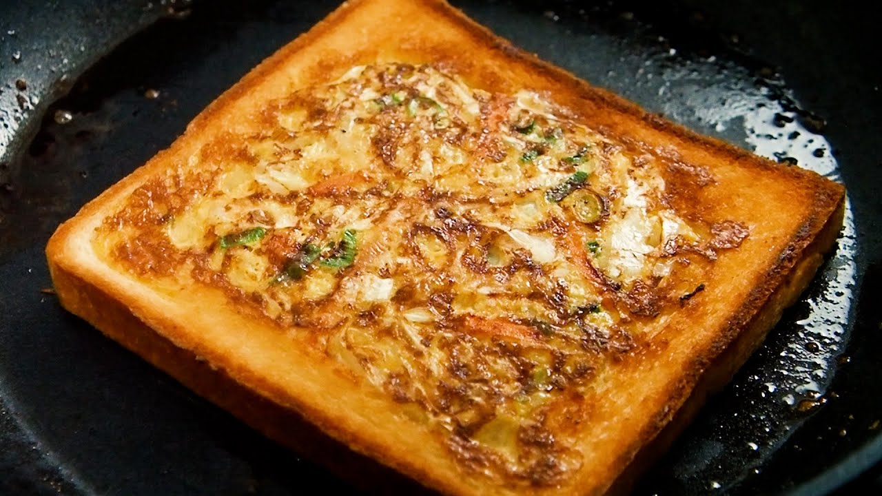 吐司鑲高麗菜與雞蛋  簡單美味的早餐 Cabbage Strewn Egg Toast