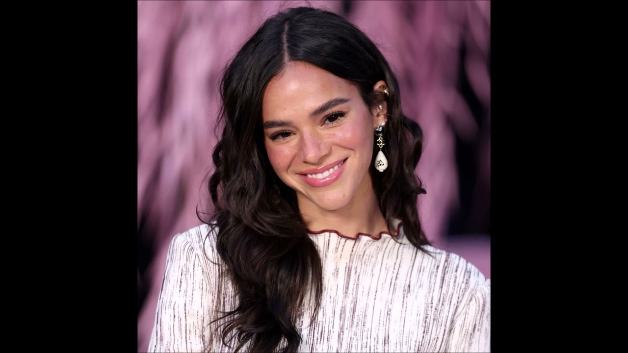 Bruna Marquezine é uma das atrizes morenas mais talentosas e influentes do Brasil