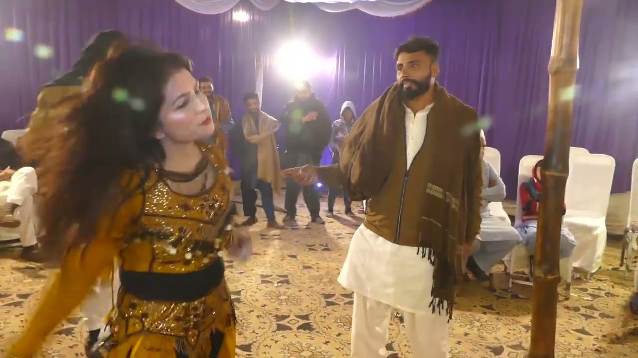 میرے پیراں دی لچھی لگی سجنا کو اچھی.. 😍