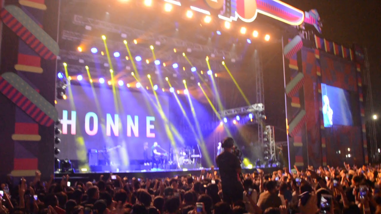 We The Fest 2018: HONNE - Warm On A Cold Night