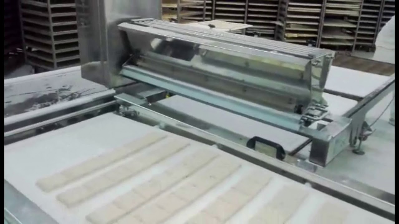 retracting conveyors for bakery