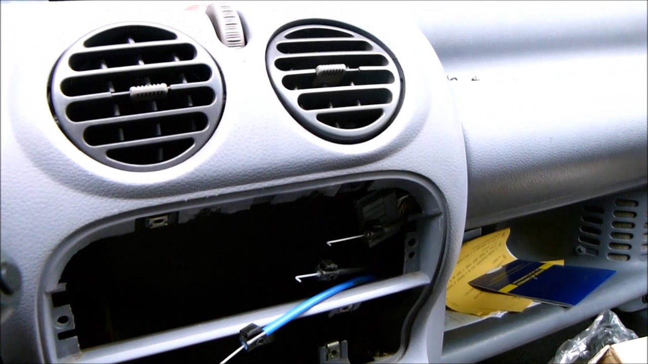 Remplacement de de la platine de commande de chauffage Twingo1 Phase 1 1997