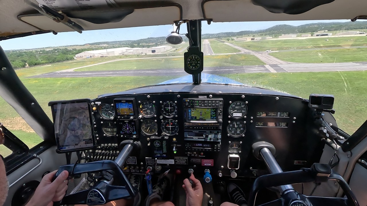 Flying Texas Hill Country!  Llano for BBQ, Touch & Go at Mooney's Kerrville (KERV), Crosswind at T82