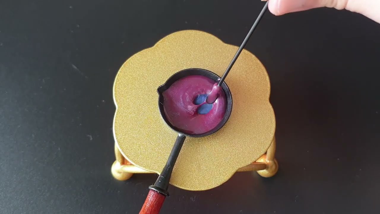 GPT에게 검은색이랑 갈색 만드는 방법을 물어봤습니다.