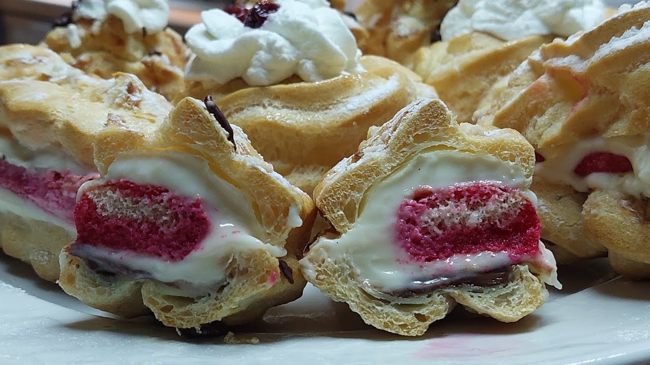 Bignè alla zuppa inglese e zeppole 