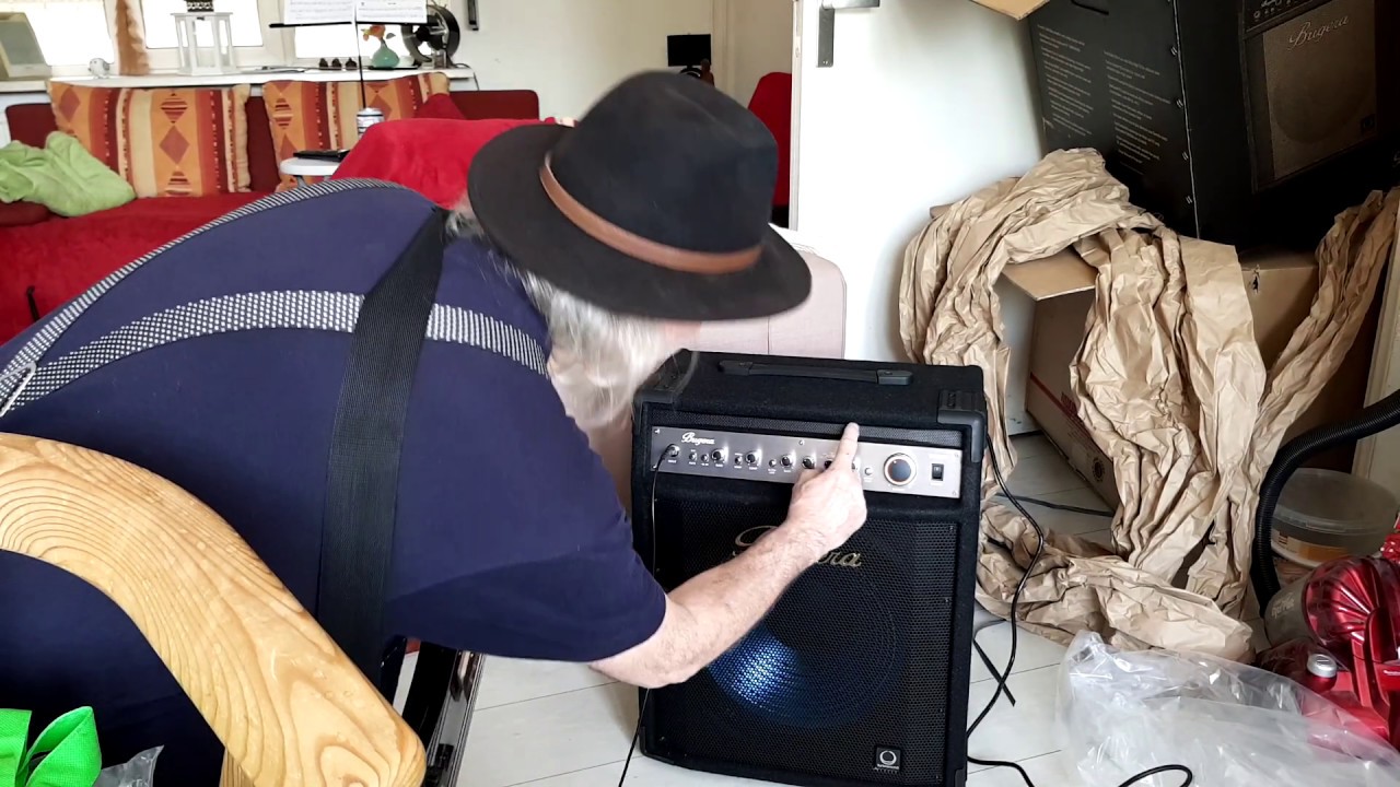 Unpacking Bugera BXD 15 1000W Bas versterker