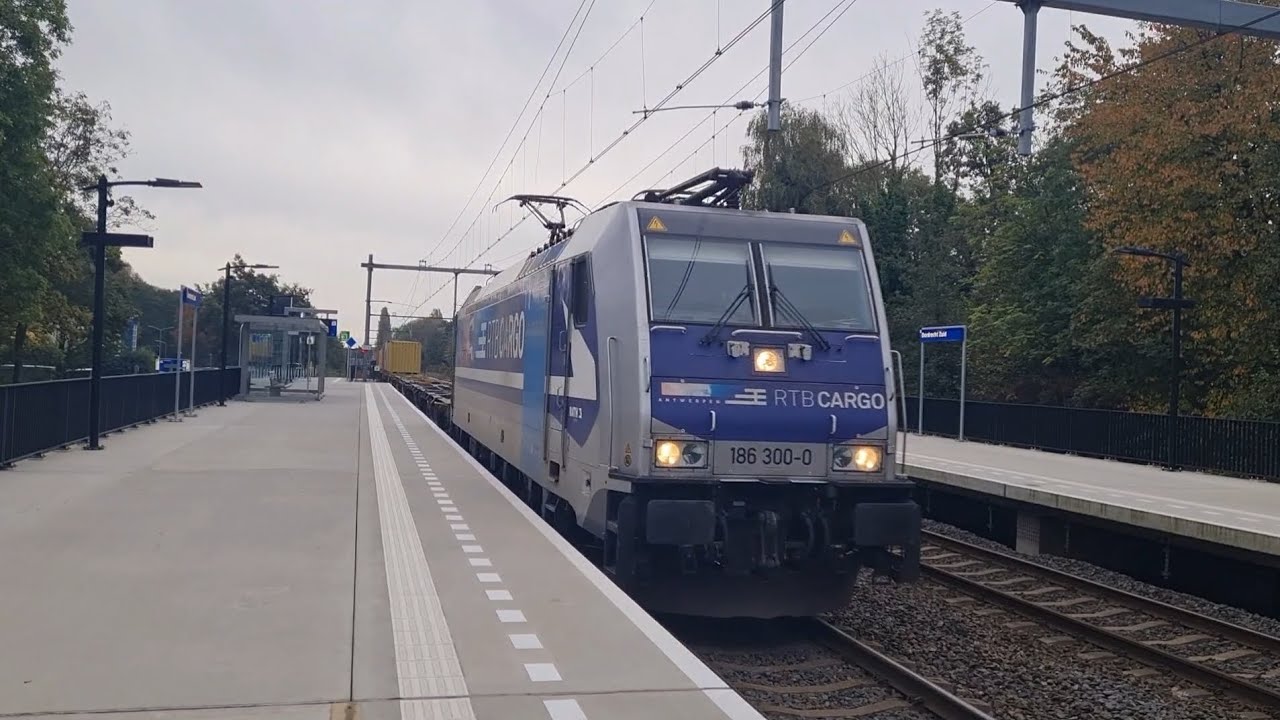 Treinen bij station Dordrecht Zuid 14 Okt 2024