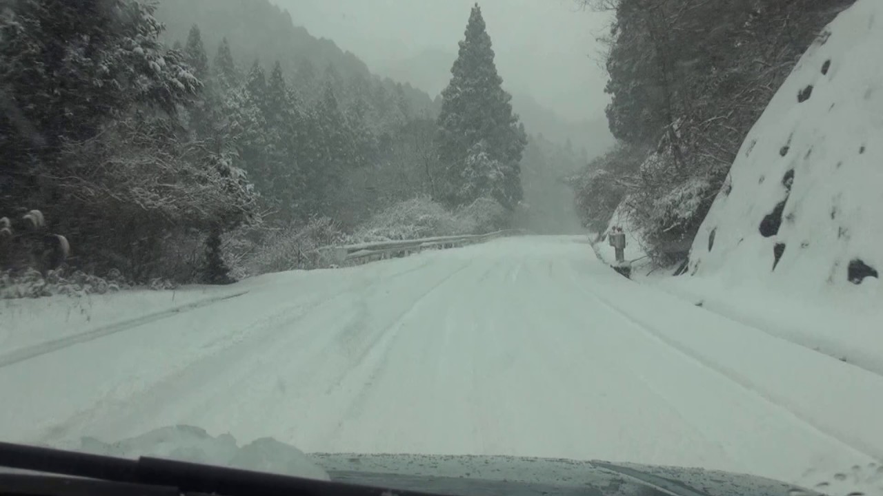 名阪から蝙蝠峠へ　2駆じゃ登らんよ、パジェロミニ。