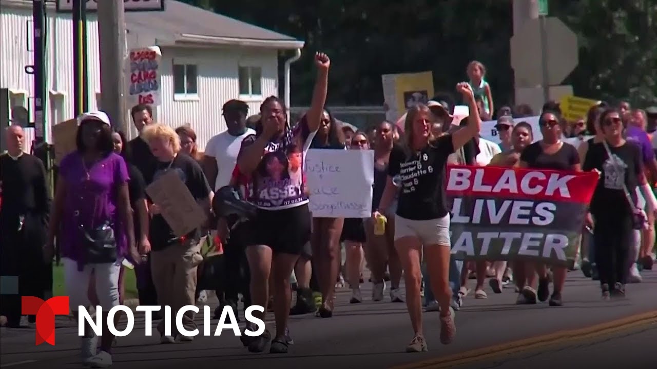 Protestan tras conocerse cómo un policía mató a una mujer negra en su casa | Noticias Telemundo