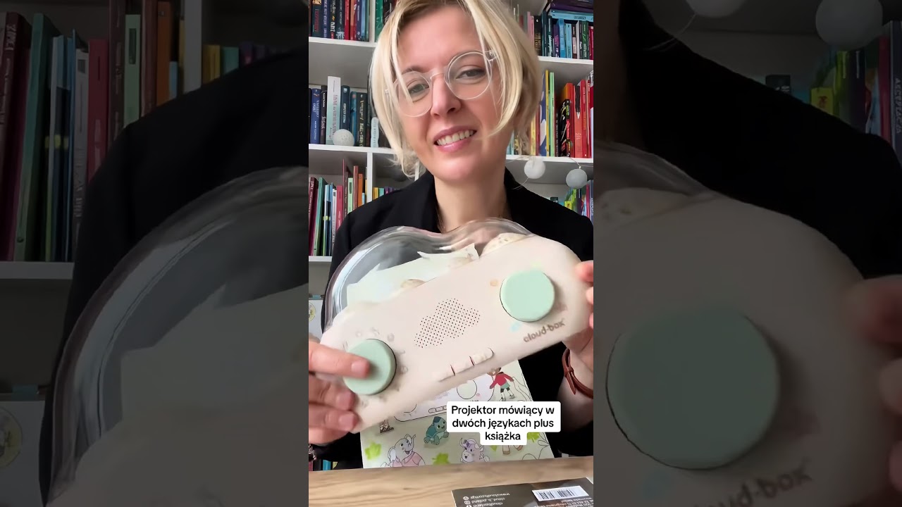 CloudBox m&oacute;wiący, grający projektor dla dzieci. Nauka język&oacute;w i książka