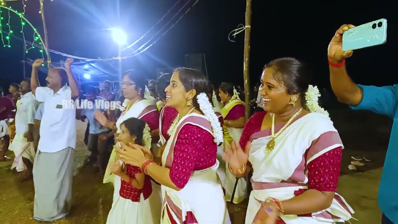 ഞാനുൻടെ  അളിയനും കൂടി വീടുവരമ്പേ പോകുമ്പോ കൈകൊട്ടികളി തകർത്തു കണ്ടുനിന്നവരും ആടി ..