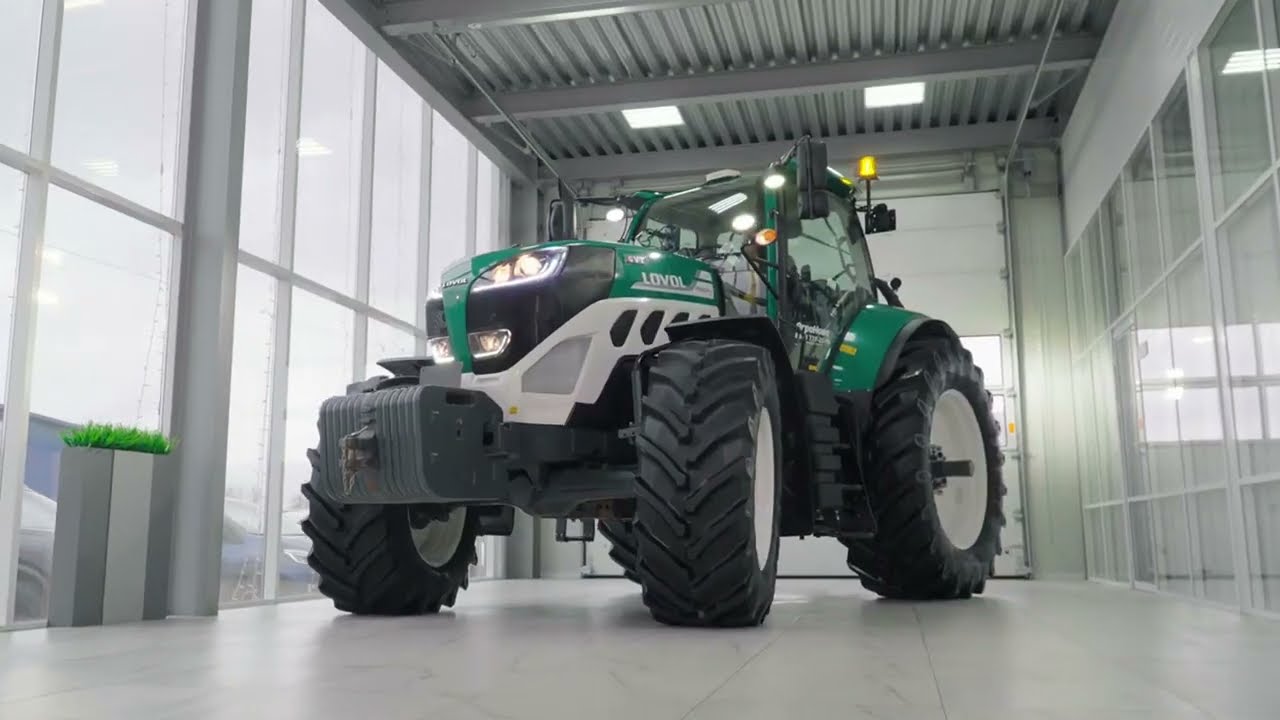 That's the big guy you see at the AGRITECHNICA, LOVOL P7000 amazing!!