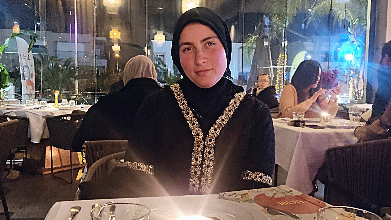 عشاء رومانسي على ضوء الشموع 🕯️ ويني مولاة الخاتم 💍