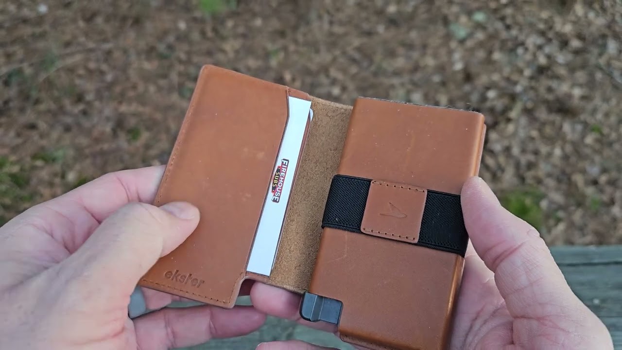 Ekster Wallet Pro - A Brief overview, and check the description for a discount code!