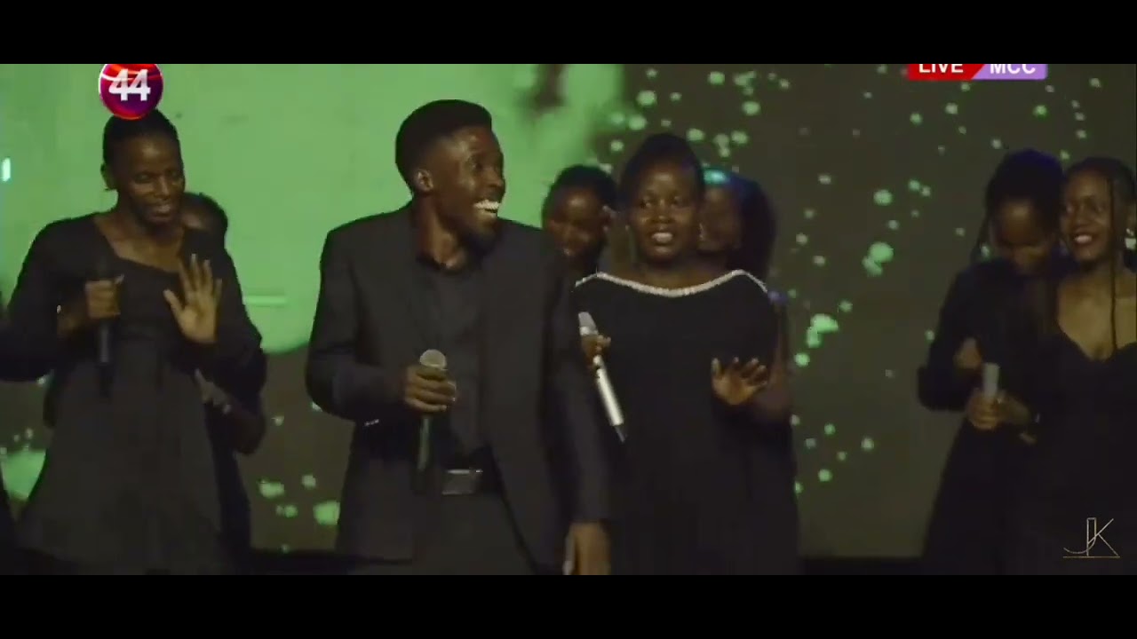 PRAISE AND WORSHIP AT MIRACLE CENTRE  (LABOUR DAY)                        #praiseandworship Praise