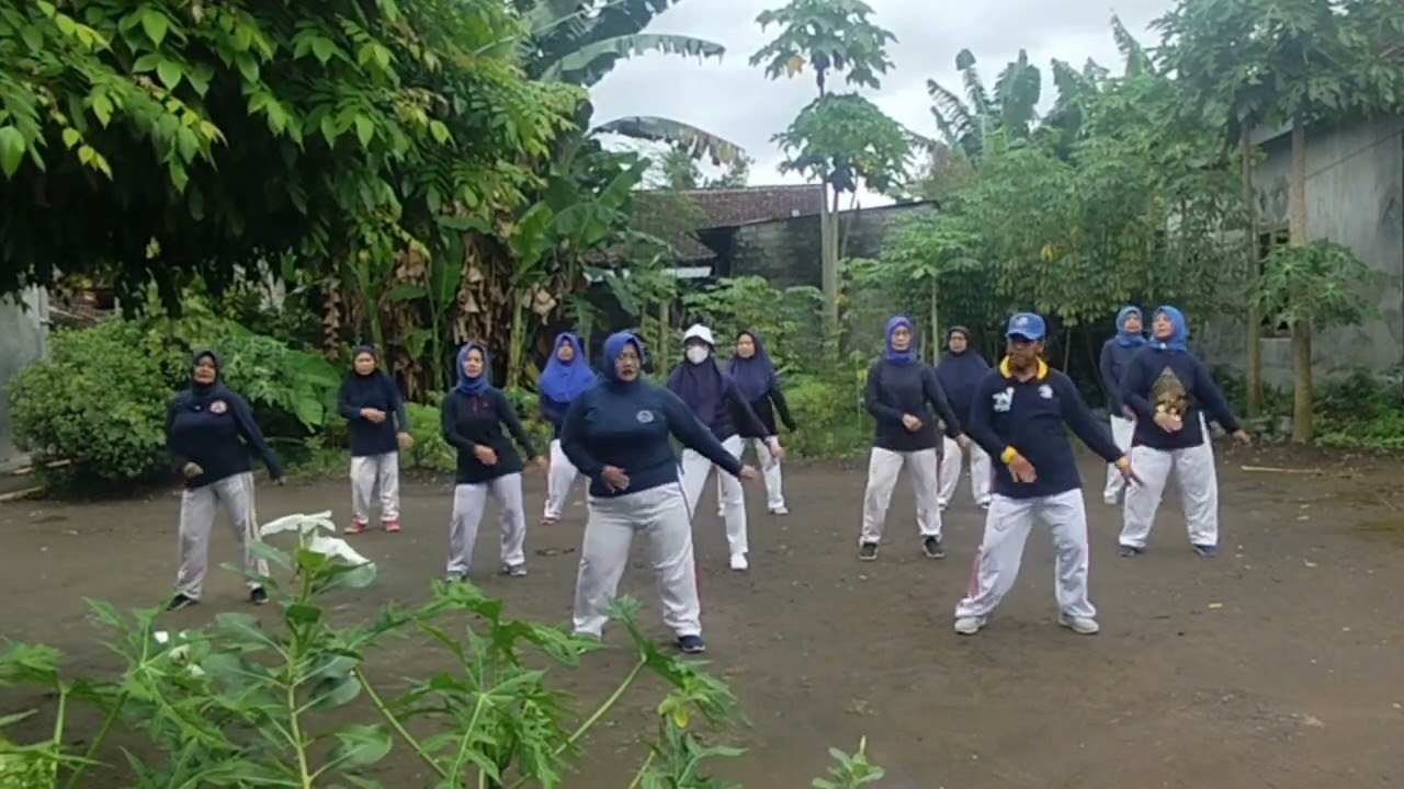 SENAM TELUK BAYUR. STI PAMENANG Bendogerit Kota Blitar