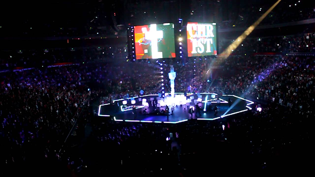 Hillsong Conference 2012 - 1st Night Rally Opening + Running