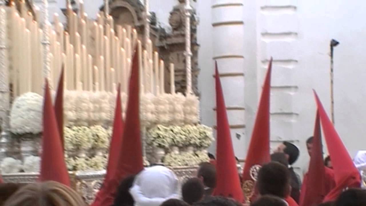 Salida procesional de la Virgen de la Piedad de Marchena, Semana Santa 2011.mpeg